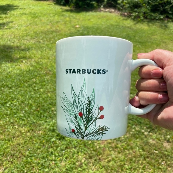 Starbucks Accessories - Starbucks Holiday Holly 26oz Coffee Cup